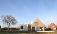 Renovarea unei vechi case de ţară Biroul belgian de proiectare Atelier Tom Vanhee a lucrat la