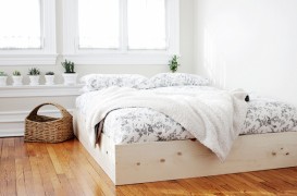 O ramă de pat simplu de făcut, care îți înfrumusețează dormitorul