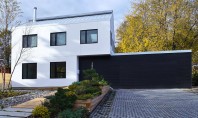 Baloti din paie creeaza o casa eficienta termic Arhitectul Nicolas Koff a decis sa construiasca peretii