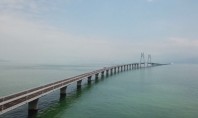 Se deschide cel mai lung pod peste apă 55 de kilometri 400 000 de tone de