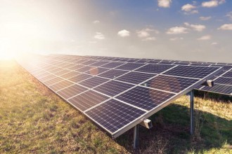 Parc fotovoltaic: cât costă unul și cât poate produce?