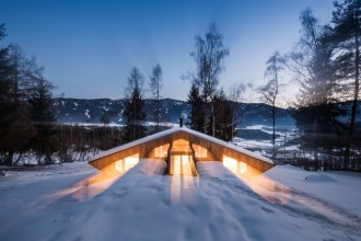 Case care par să vină dintr-o galaxie foarte, foarte &icirc;ndepărtată