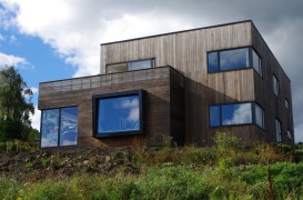 Casa traditionala scandinava renovata pentru a deveni casa pasiva 