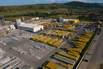 Elis Pavaje răm&acirc;ne de liderul pieței prefabricatelor de mici dimensiuni și după 35 de ani de