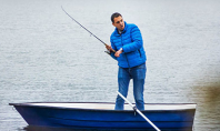 Tiny - Barca de agrement si pescuit Vreti sa va relaxați pe lacul din apropiere? Aveti