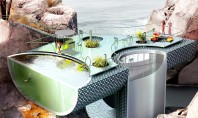 O vilă cu piscina pe post de faţadă Compania Antireality a proiectat o vila tubulara camuflata