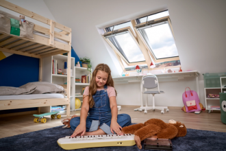 &Icirc;nlocuirea ferestrelor de mansardă: confort termic mai mare și economie de energie p&acirc;nă la 40%