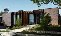 Un model de casa ce aminteste de clasa muncitoare din suburbiile australiene FIGR Arhitectura si Design