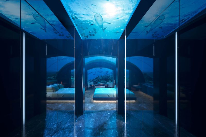 Prima vilă de sub ape se deschide în Maldive și le oferă oaspeților priveliști formidabile cu