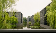 Un sat de case din piatra ce pare ca plutesc in lunca din Hangzhou Biroul de