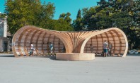 Biblioteca stradală făcută pentru a încuraja tinerii să citească O echipa de designeri si arhitecti a