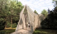 Foster&Partners prezinta o capela diafana pentru primul pavilion al Vaticanului la Bienala de Arhitectura de la