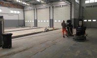 Revitalizarea pardoselilor Importanța recondiționării prin șlefuirea betonului Restaurarea aspectului estetic Pardoselile din beton sunt deseori supuse