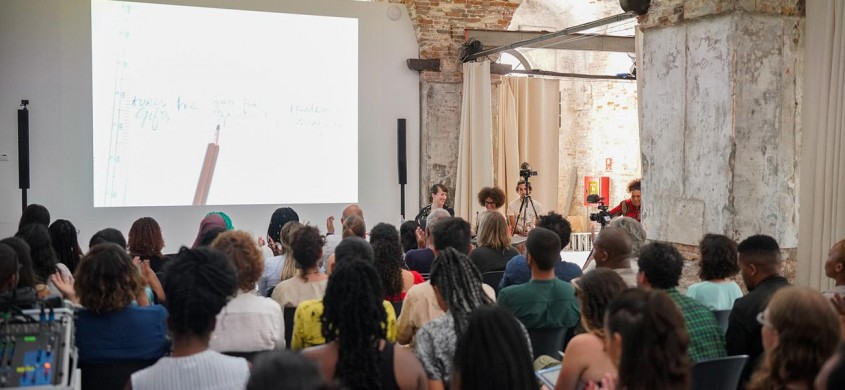 Bienala de la Veneția 2025: Tinerii arhitecți sunt invitați să se înscrie la Biennale College Architettura