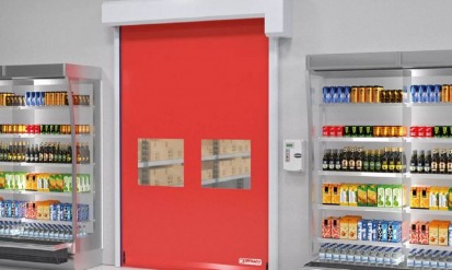 Ușa rapidă Dynaco E-211: all-rounder pentru compartimentări industriale