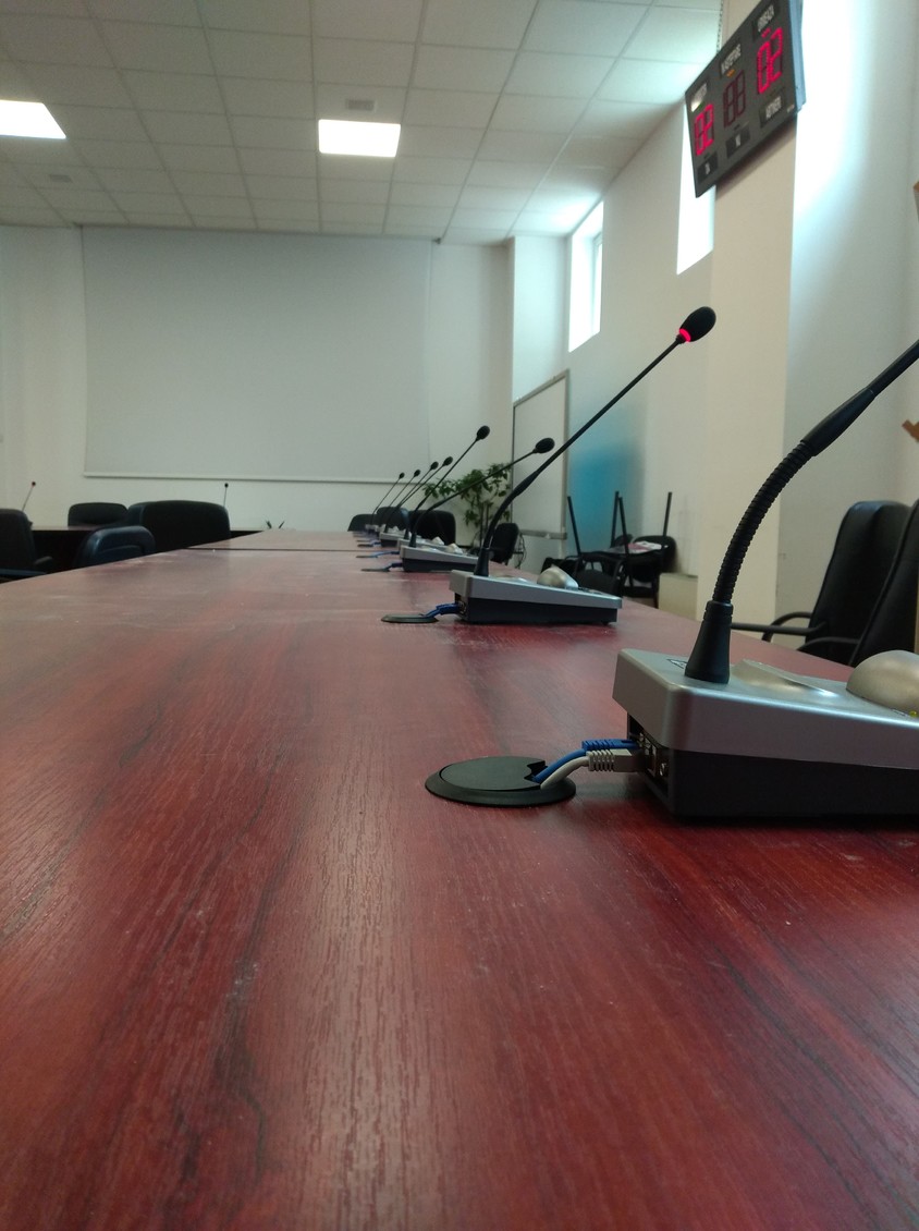 Instalarea unui sistem complex de conferinţă şi vot la Consiliul Local Alba Iulia 