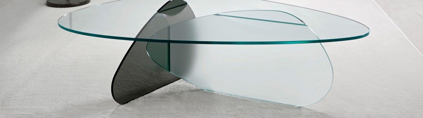 Un decor modern și luminos, folosind mobilierul din sticlă securizată