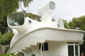 Navă spațială sau casă cu design avangardist?