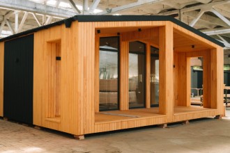 Casa container în mediul rural: cum profiți de un teren neutilizat