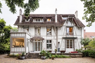 Un conac din secolul al XIX-lea devine o locuință modernă și luminoasă