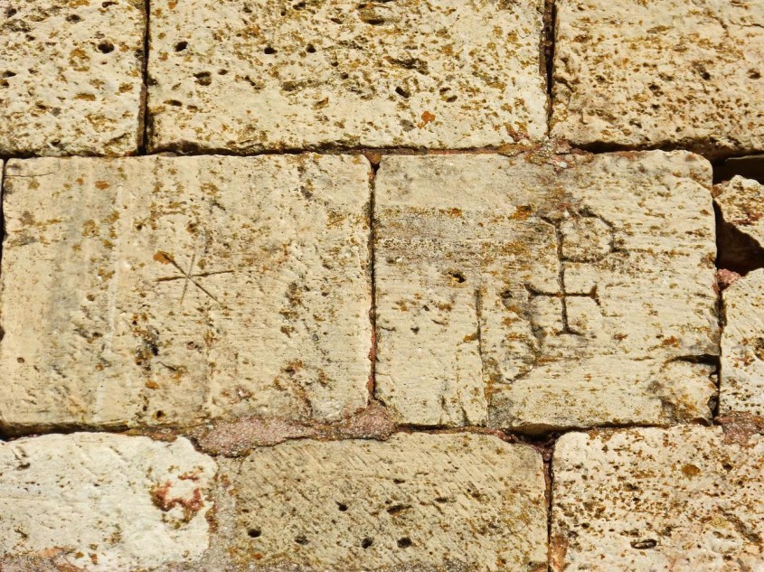 Vânătoarea de ouă, altfel: Detalii fascinante ascunse în construcţii de prin întreaga lume