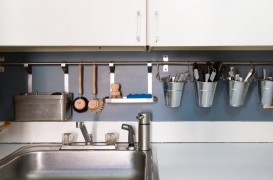 Cinci soluții eficiente pentru bucătării mici