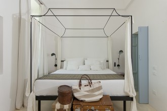 Ce punem în spatele patului? 7 idei pentru o amenajare mai interesantă