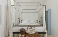 Ce punem în spatele patului? 7 idei pentru o amenajare mai interesantă