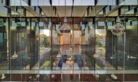 Casa Spiegel se foloseste de oglinzi pentru a-si lumina interioarele