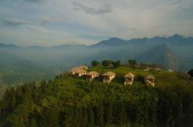 Complex de bungalouri ascuns în versantul montan vietnamez