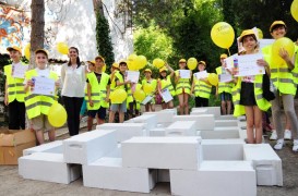 20 de elevi din Constanta au realizat in premiera un proiect de design inedit pentru curtea