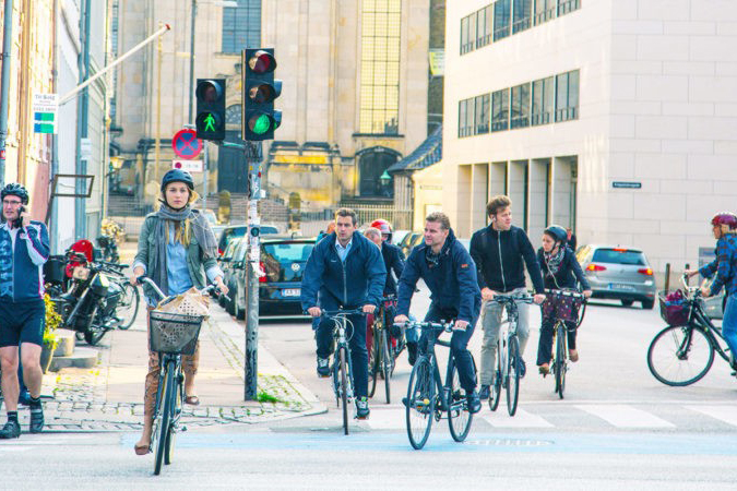 Cum se luptă Copenhaga cu ambuteiajele de biciclete
