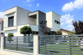 Poarta din aluminiu CRONOS – eleganță geometrică și rezistență desăvârșită