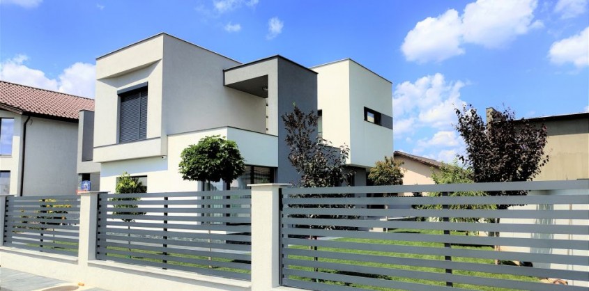 Poarta din aluminiu CRONOS – eleganță geometrică și rezistență desăvârșită