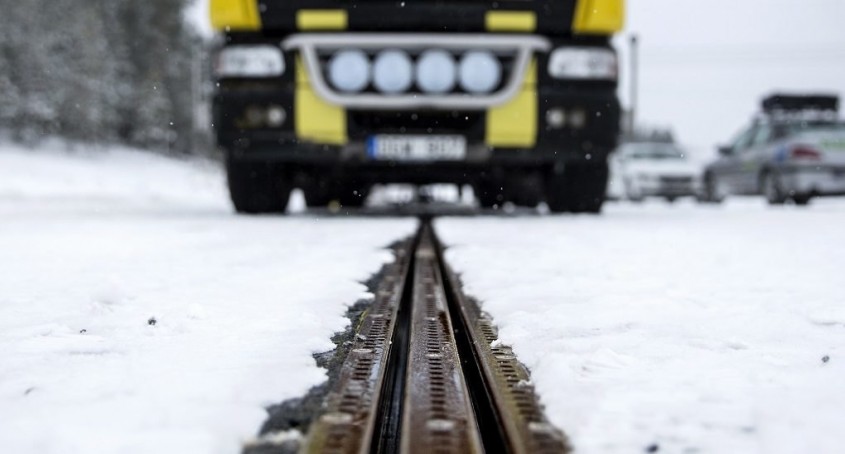 Primul drum electrificat pentru încărcarea mașinilor electrice a fost deschis în Suedia