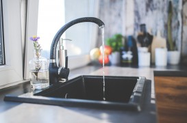 Alimentarea cu apa: zgomotul robinetelor si debitul din circuit