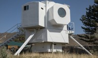 Un inginer naval și-a construit o căsuță ingenioasă inspirată de modulul lunar Apollo Experienta de peste