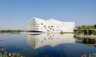 O clădire ca un aisberg pe apă cea mai recentă operă arhitecturală în China Construita pe