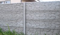 Gard din beton imitatie de caramida Un gard de beton cu aspect de caramida iti va