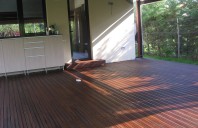 Decking-ul din lemn pentru exterior - opțiunea cea mai elegantă pentru casă