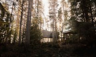 Un hotel plutitor în inima unei păduri suedeze Studioul local Wingårdhs a finalizat cinci structuri minimaliste