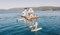 O vilă plutitoare alimentată cu energie solară este refugiul ideal