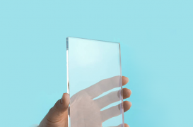 10 motive pentru a alege plexiglas transparent