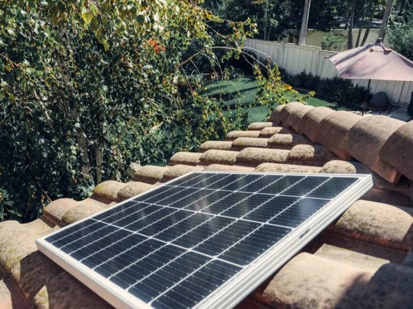 Cum funcționează panourile fotovoltaice și beneficiile lor pentru casele din România