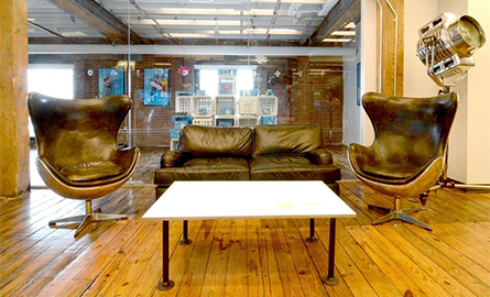 Design industrial autentic pentru birourile companiei Quirky