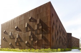 Cel mai modern Centru cultural turc inchis intr-o carcasa de metal