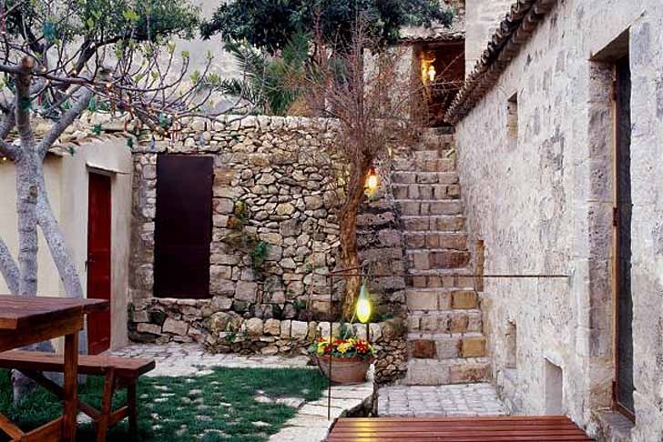 Casa Talia este o resedinta de vara in stil marocan recent renovata