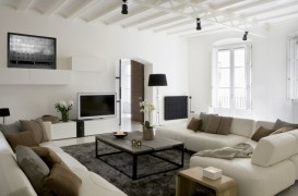 Apartament in Cartierul Gotic din Barcelona renovat de YLAB Architects