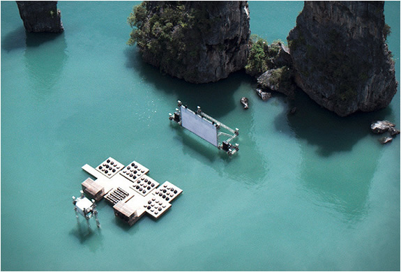 Cinematograf plutitor intr-o laguna din Thailanda