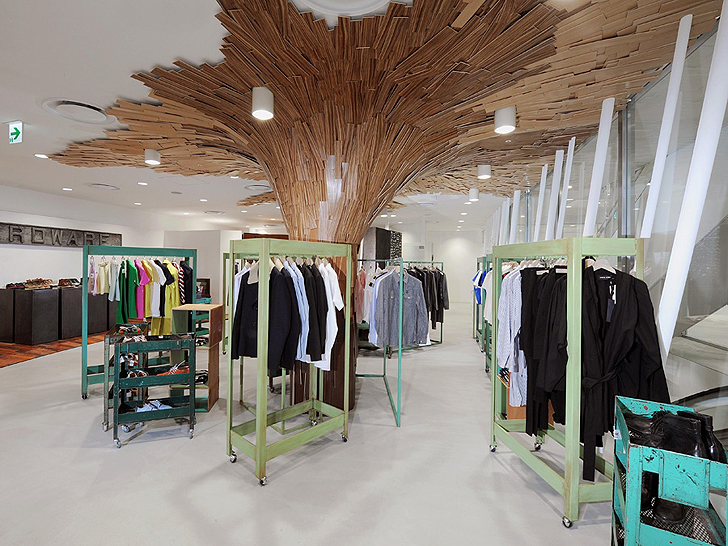 Paul Coudamy transforma un magazin din Tokyo folosind 9715 placi din lemn